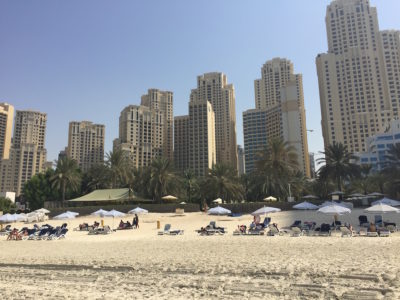 Ninjor på riktigt, city-Dubai och blandade känslor